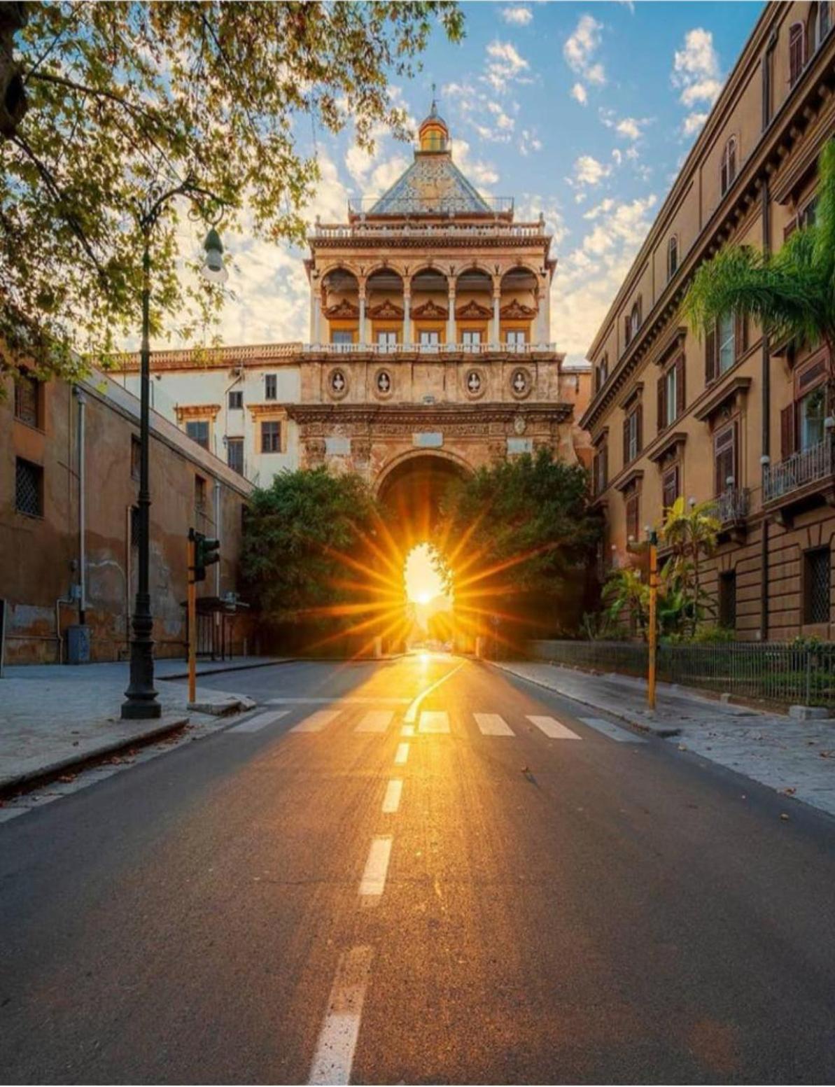 Hola Cathedral House Cadorna Apartamento Palermo Exterior foto